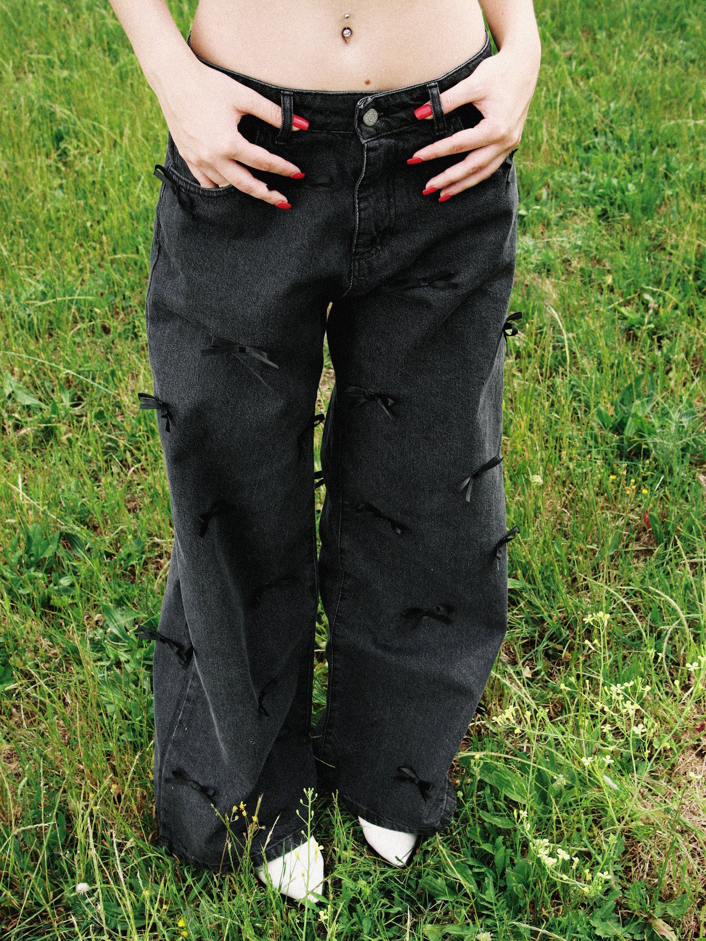 PANTALONI TOTAL FIOCCHI NERI