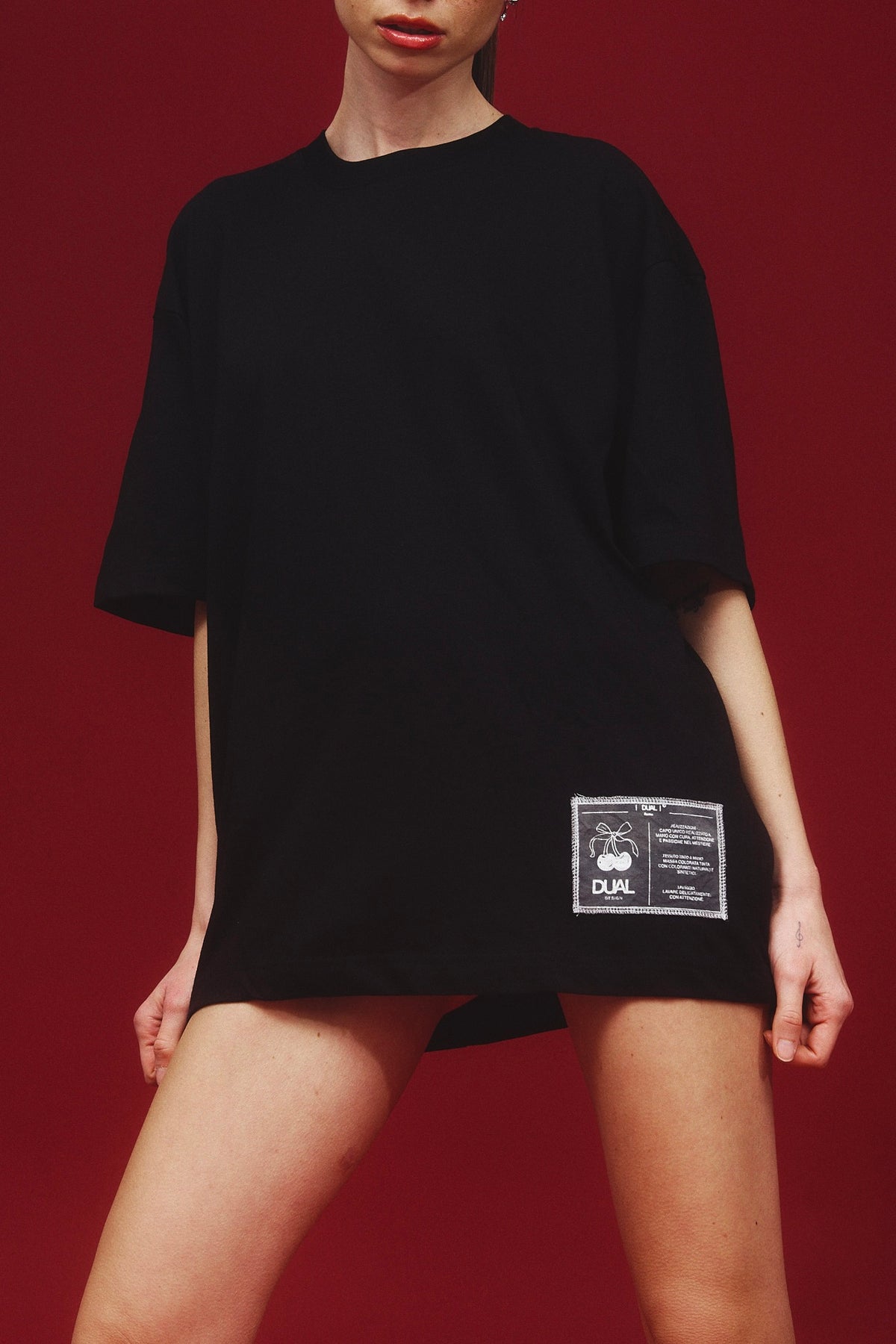 T-SHIRT OVER CHERRY NERA - 100% COTONE ORGANICO