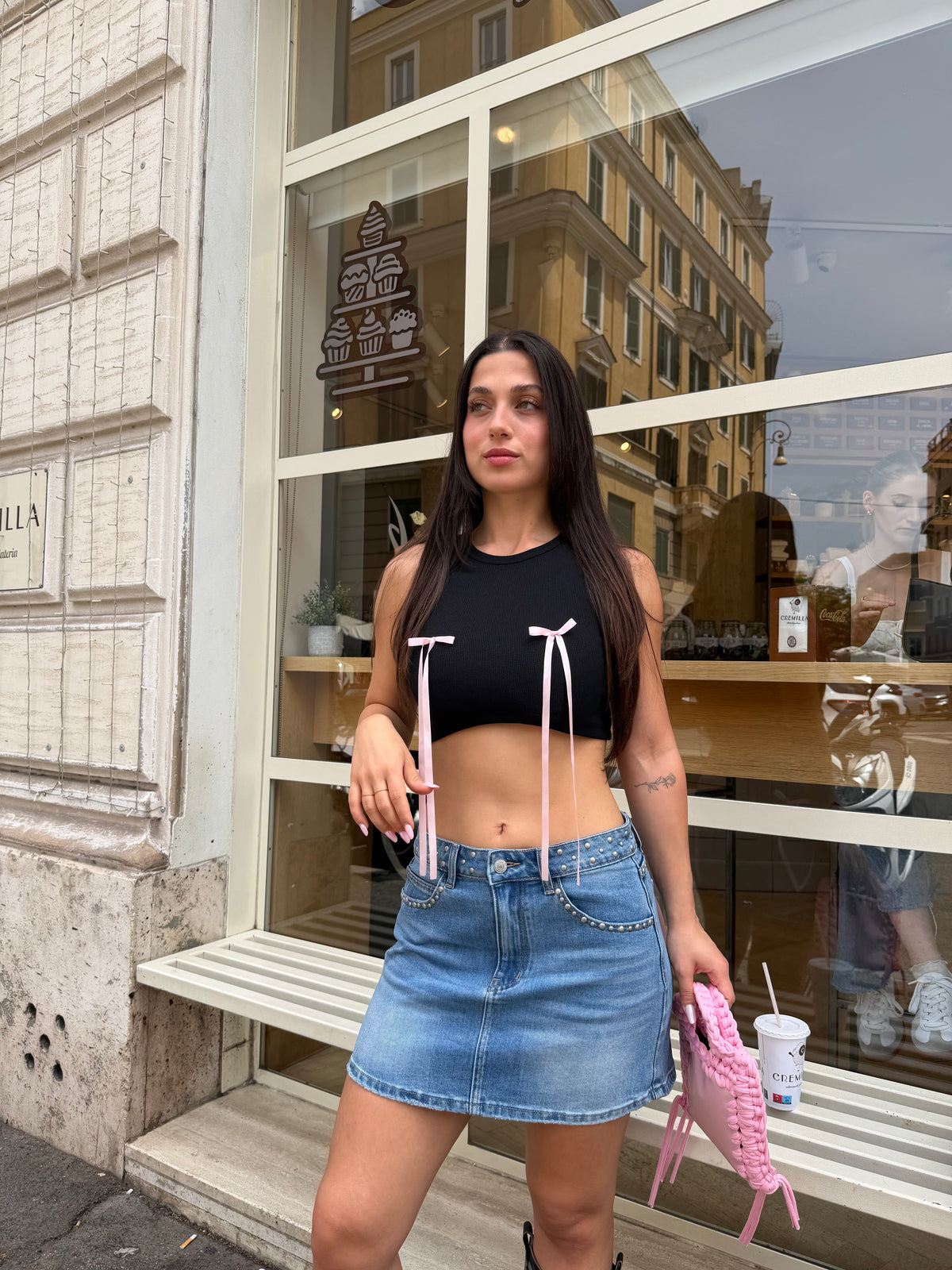 GONNA DENIM JEANS E TOP NERO FIOCCHI ROSA