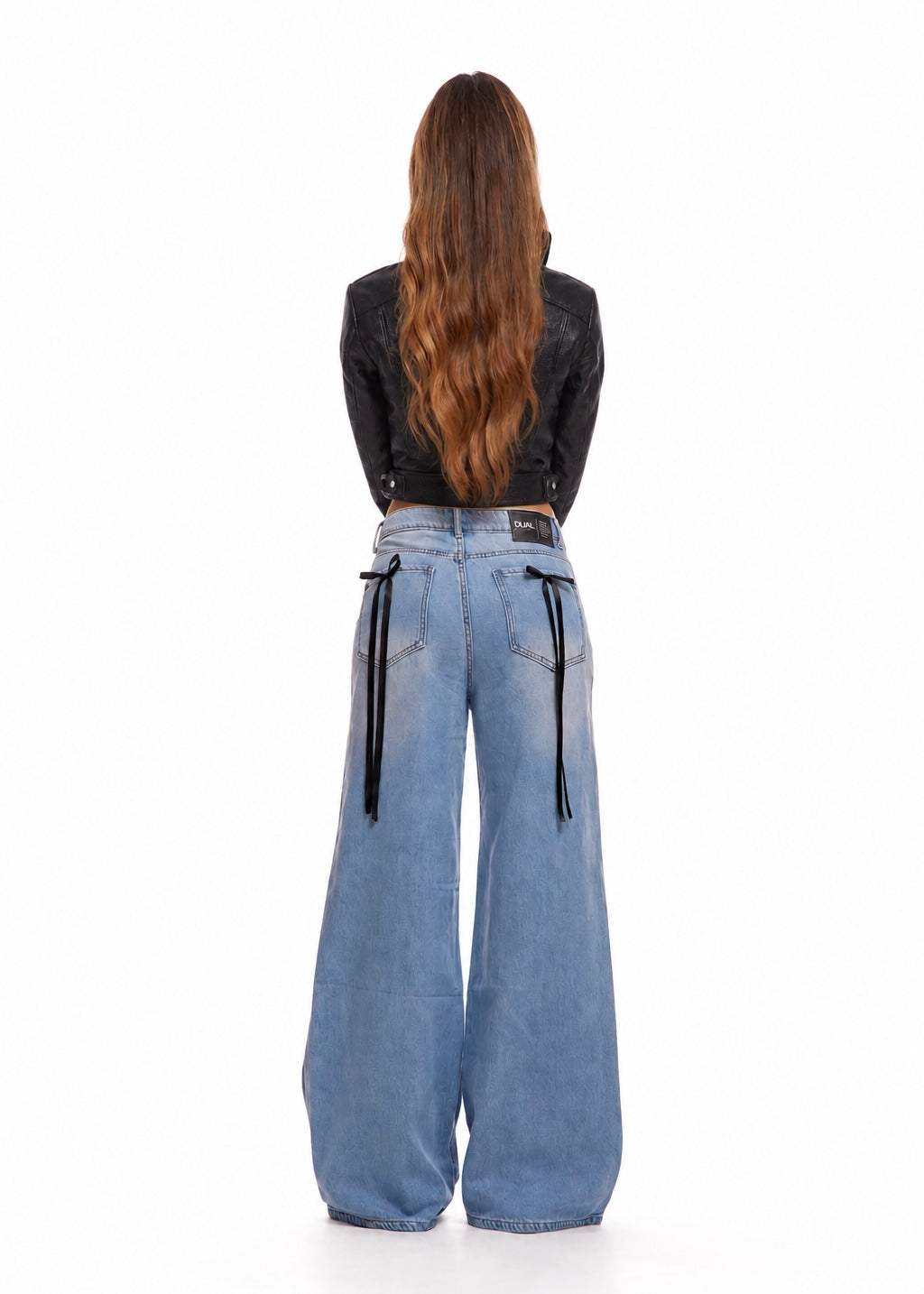 jeans con fiocchi neri