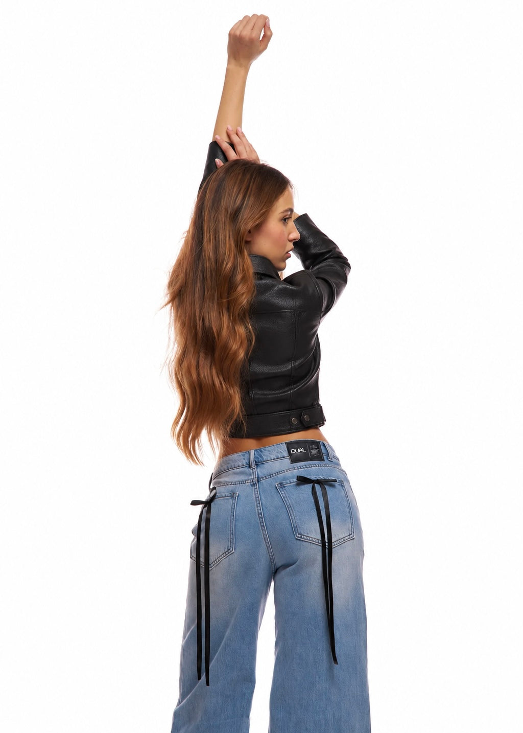 jeans con fiocchi neri