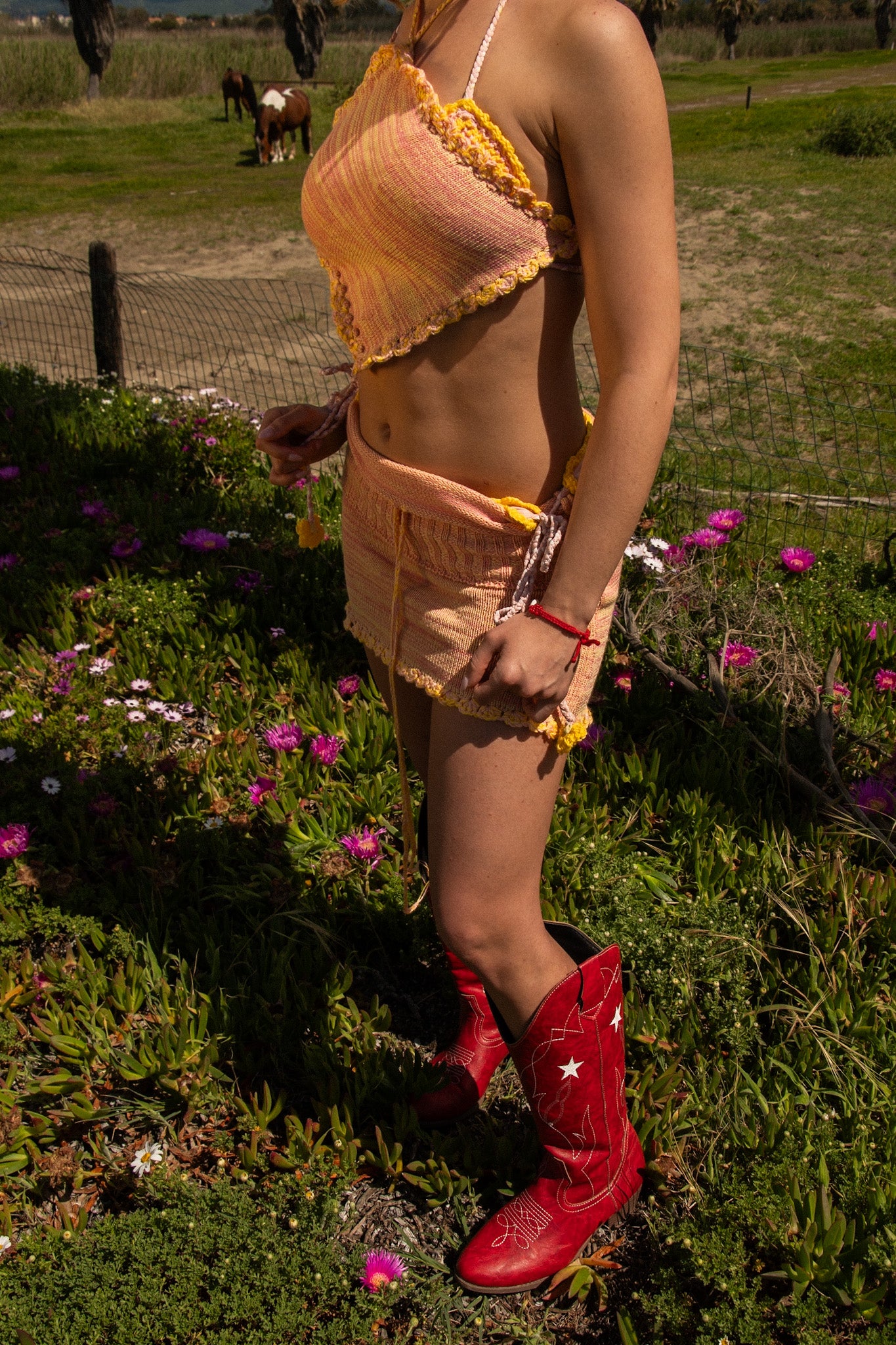 SET MAGLIERIA INDUSTRIALE GONNA E TOP GIALLO E ROSA.03