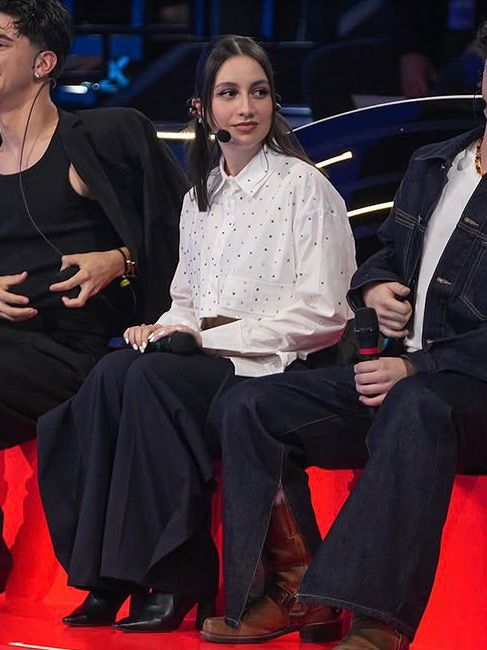 angy cantante amici di maria de filippi custom camicia con strass per mediaset