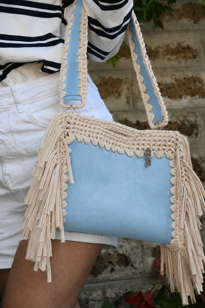 fluffy bag borsa pelle e crochet celeste e beige borsa pelle e crochet uncinetto