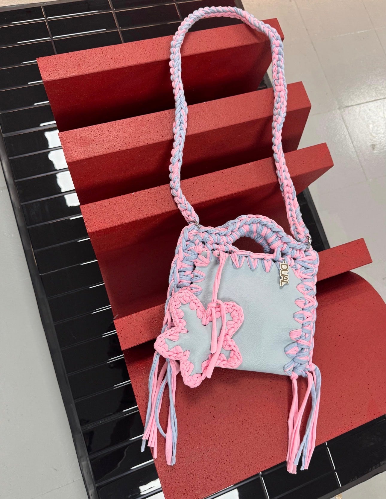 FUNNY BICOLORE PELLE CELESTE E ROSA CHARM STELLA TRACOLLA 90 CM