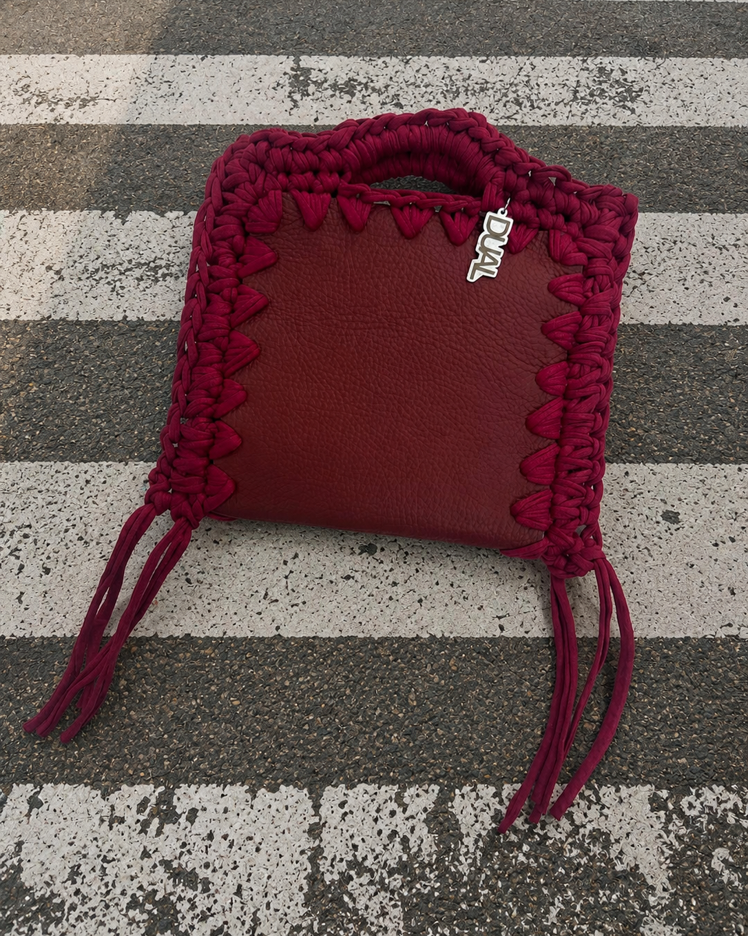 funny monocolore pelle e crochet bordeaux