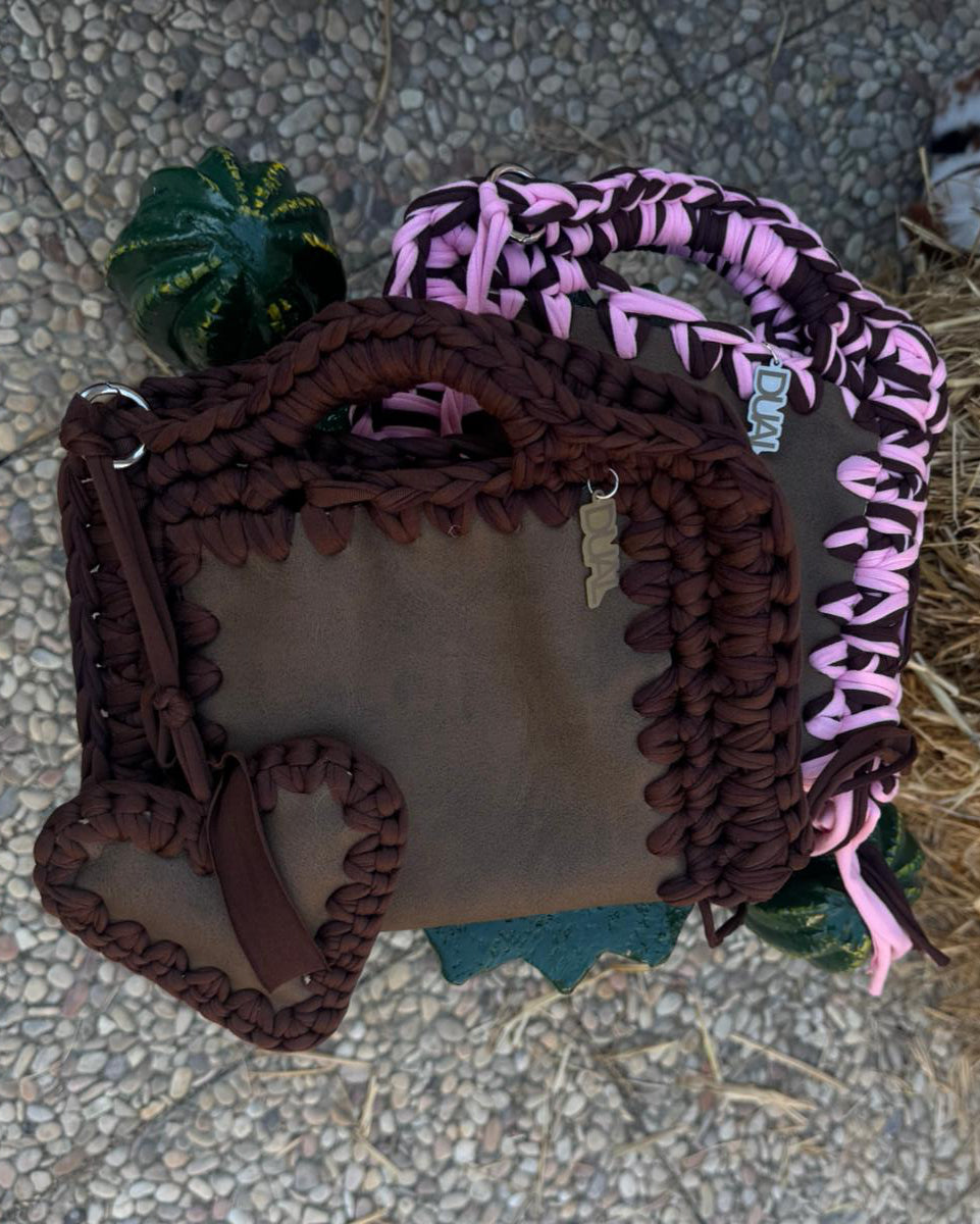 funny monocolore pelle e crochet marrone