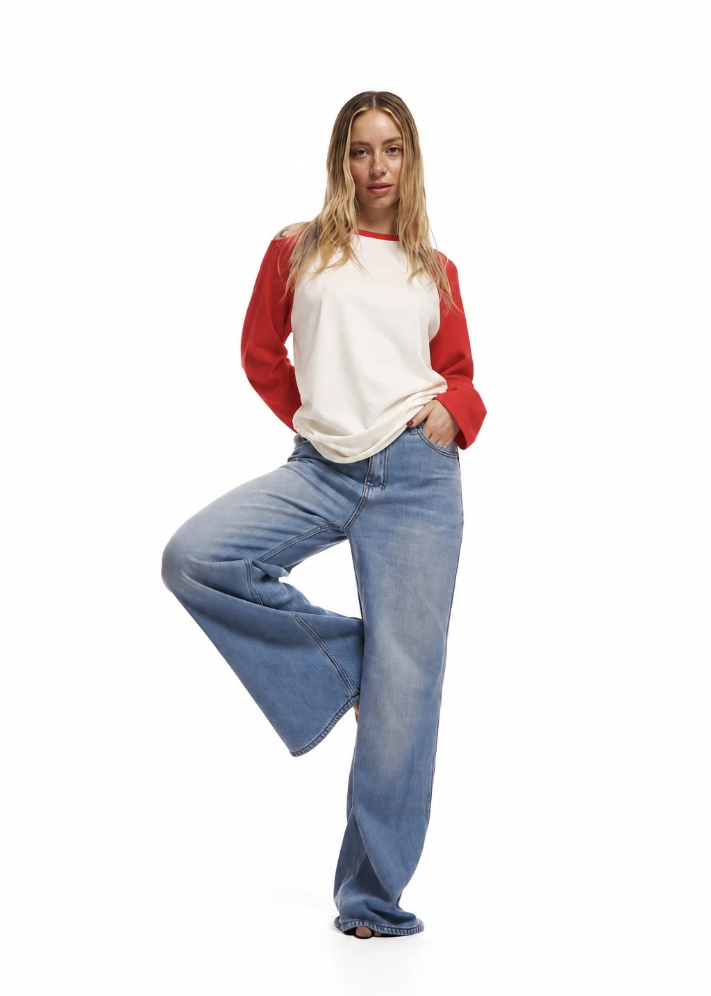 PANTALONI JEANS CON FIOCCHI ROSSI